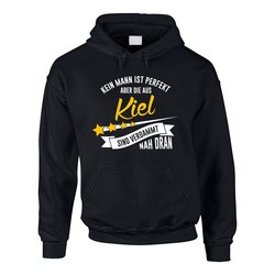 Herren Hoodie - Kein Mann ist perfekt aber die aus Kiel...